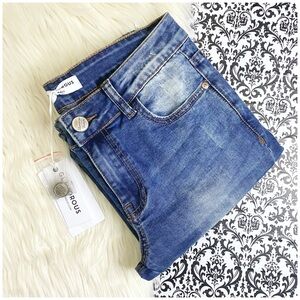 NWT : Glamorous: size S : medium cloudy wash blue distressed denim skinny jeans